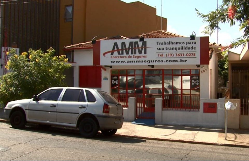 Foto da faixada da corretora suspeita de aplicar golpes AMM